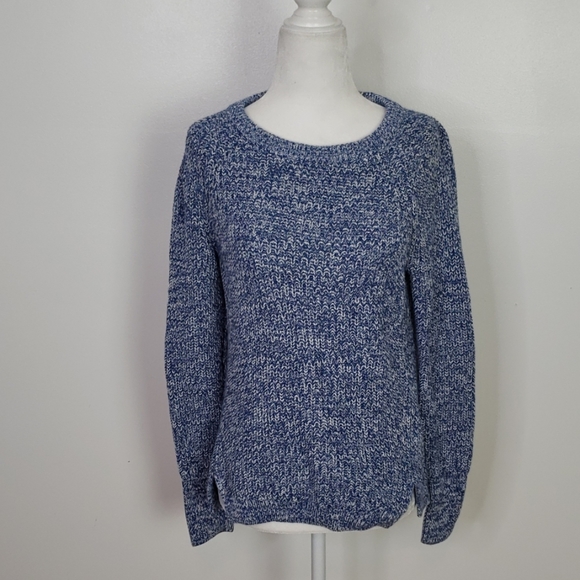 GAP Sweaters - GAP Crewneck Sweater Blue and White Crochet Design